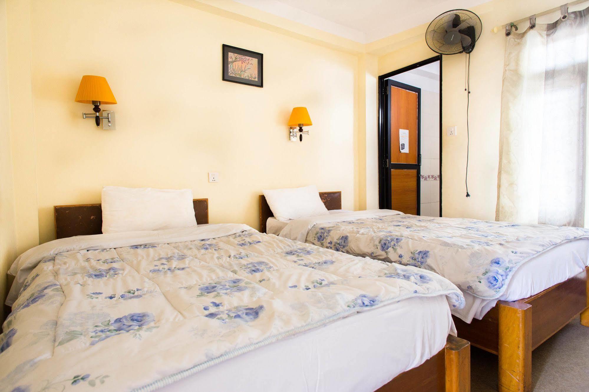 Hotel Lotus Buddha Inn กาฐมาณฑุ ภายนอก รูปภาพ