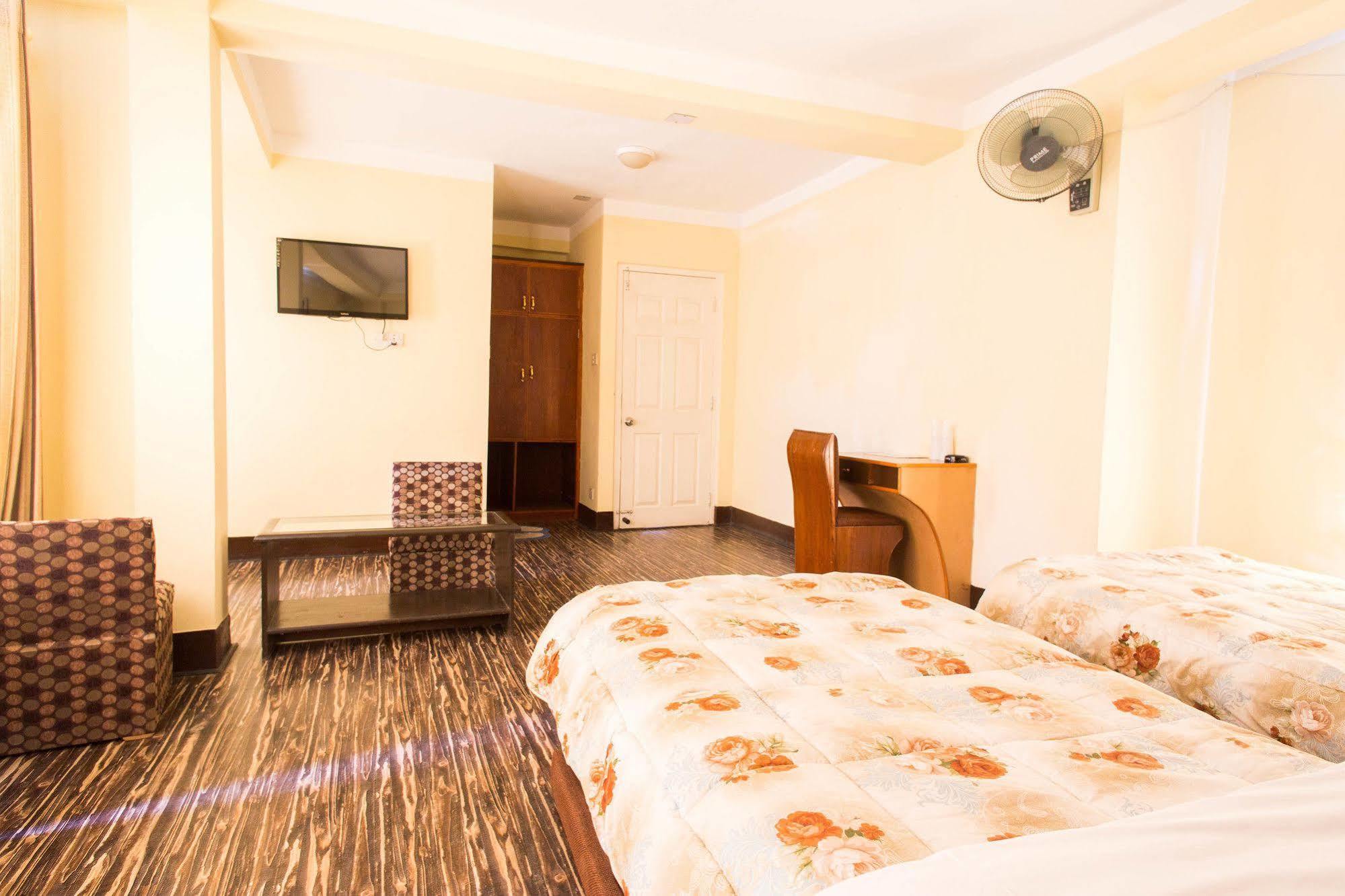 Hotel Lotus Buddha Inn กาฐมาณฑุ ภายนอก รูปภาพ