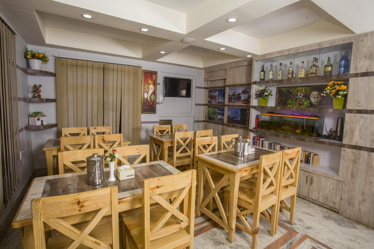 Hotel Lotus Buddha Inn กาฐมาณฑุ ภายนอก รูปภาพ