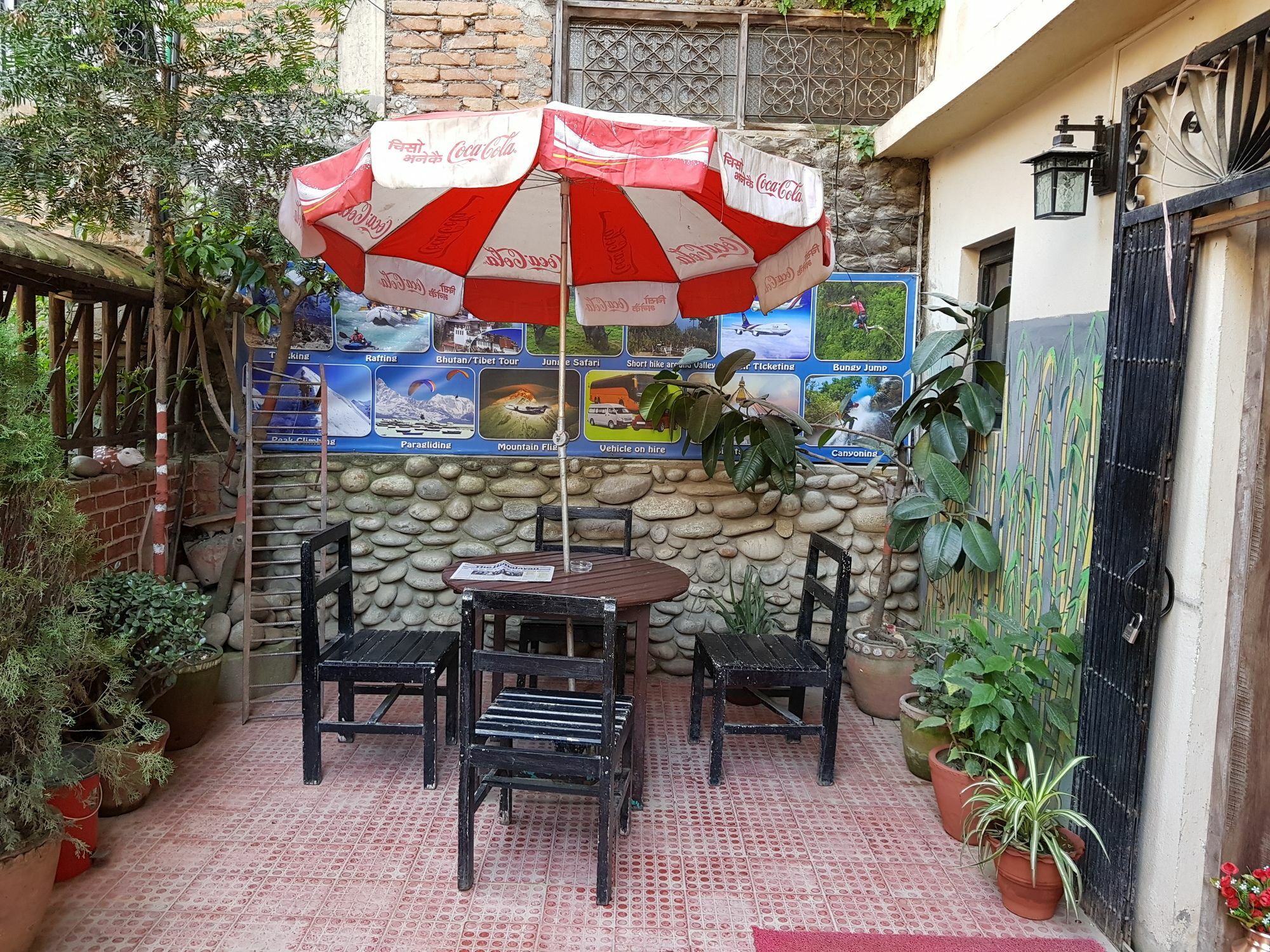 Hotel Lotus Buddha Inn กาฐมาณฑุ ภายนอก รูปภาพ